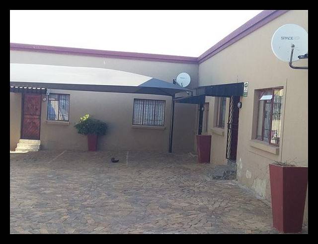 2 BEDROOM PROPERTY TO RENT IN ZAKARIYYA PARK